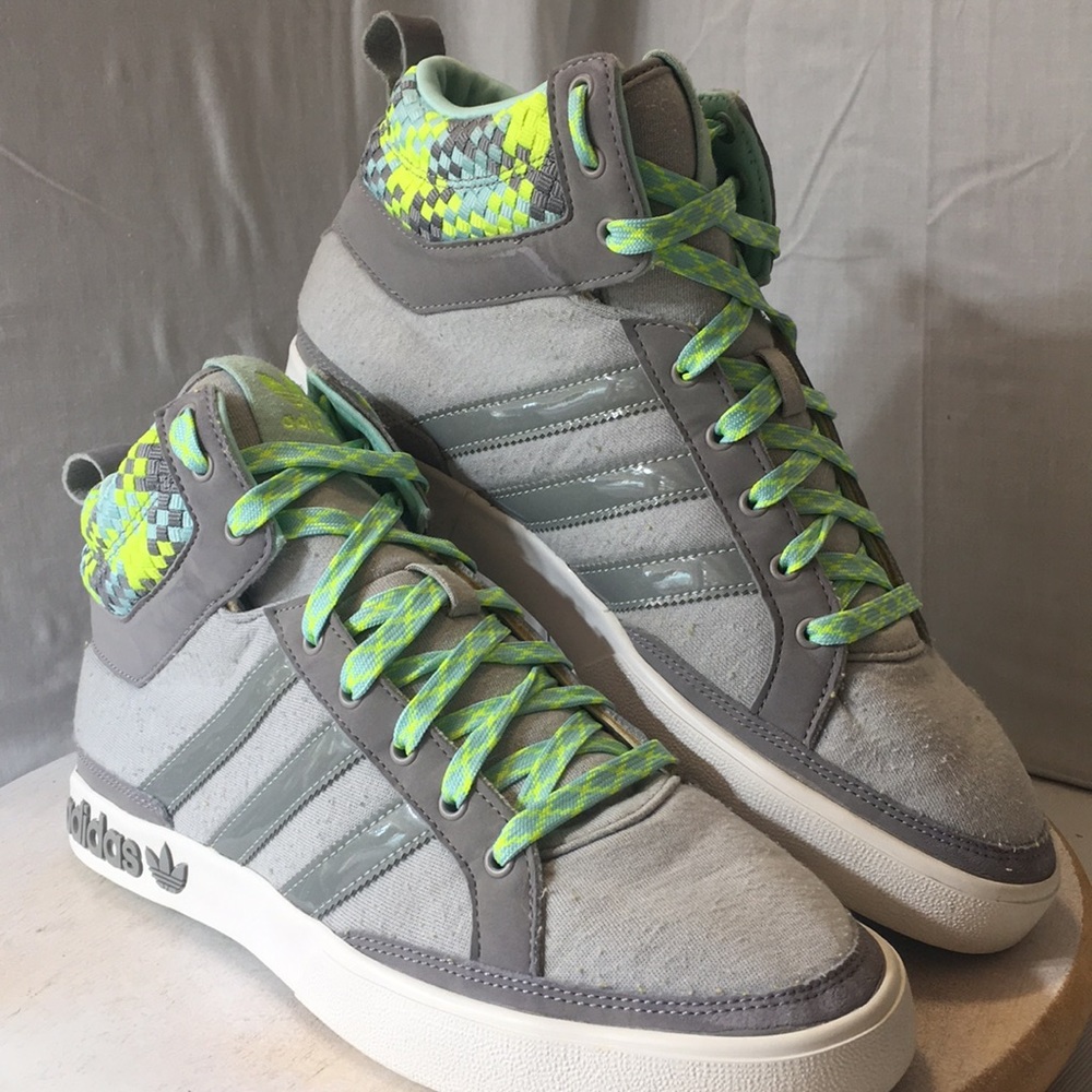 Adidas shoe womens hightop size 8 1/2